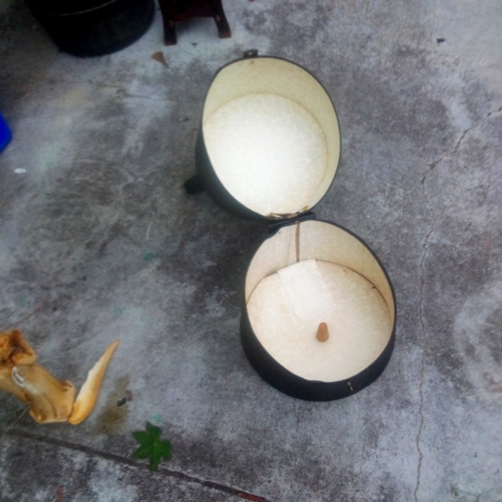 Hat box